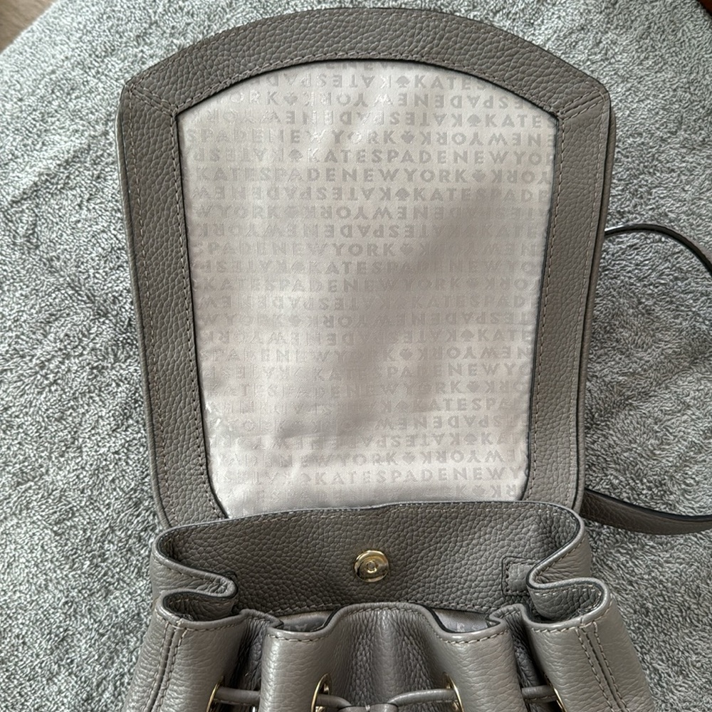 Kate Spade leather backpack in gray - Picture 2 of 4